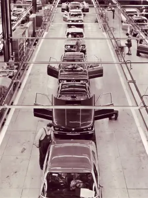 BMW stabilimento Dingolfing 50 anni