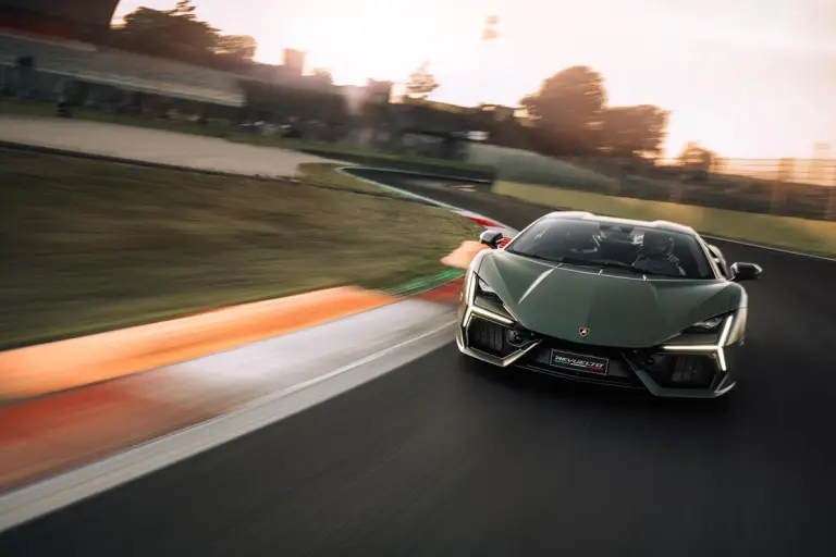 Lamborghini Revuelto 2023 - 13