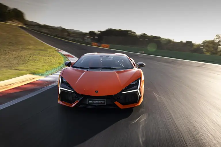 Lamborghini Revuelto 2023 - 17