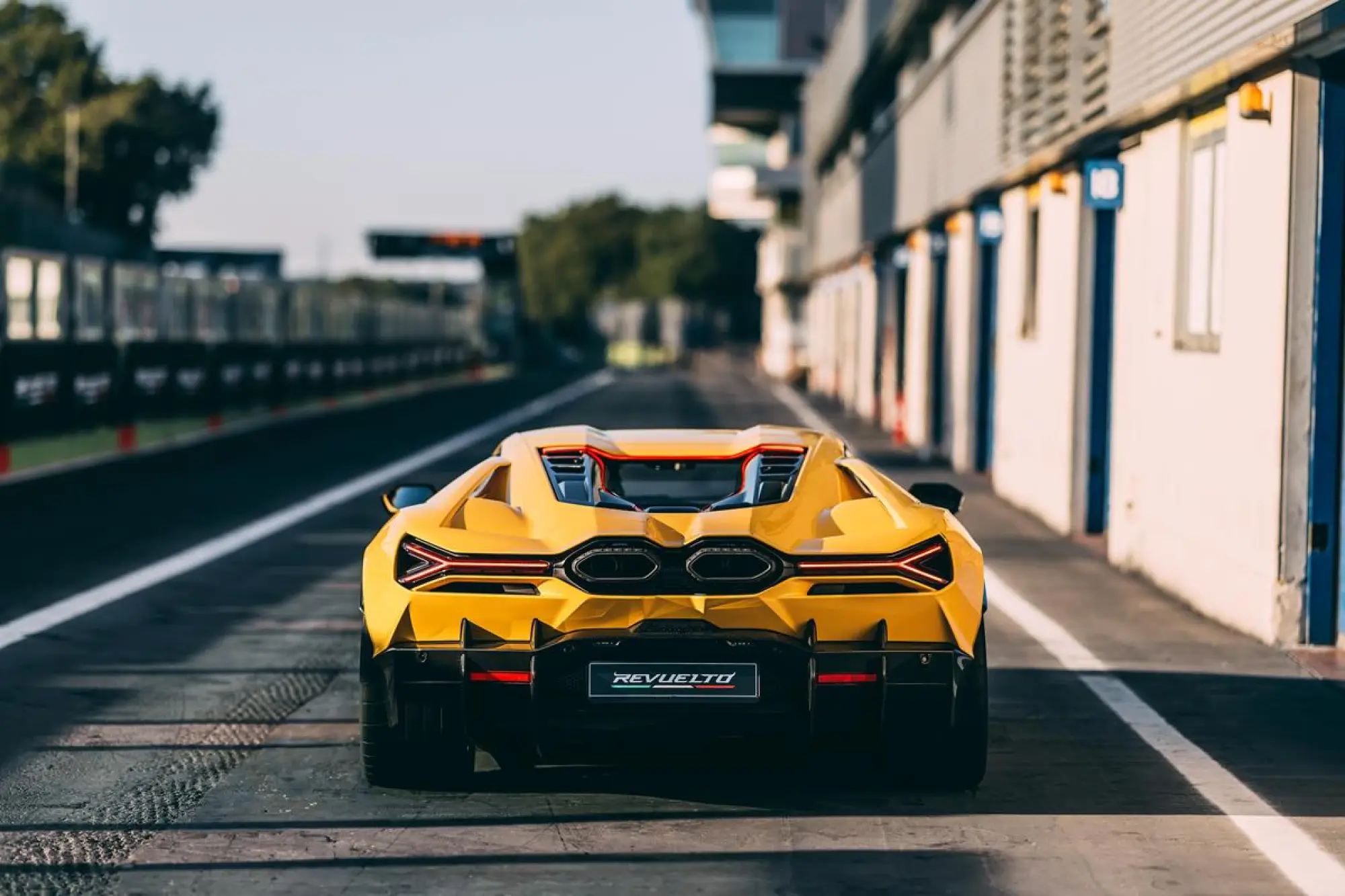 Lamborghini Revuelto 2023 - 20
