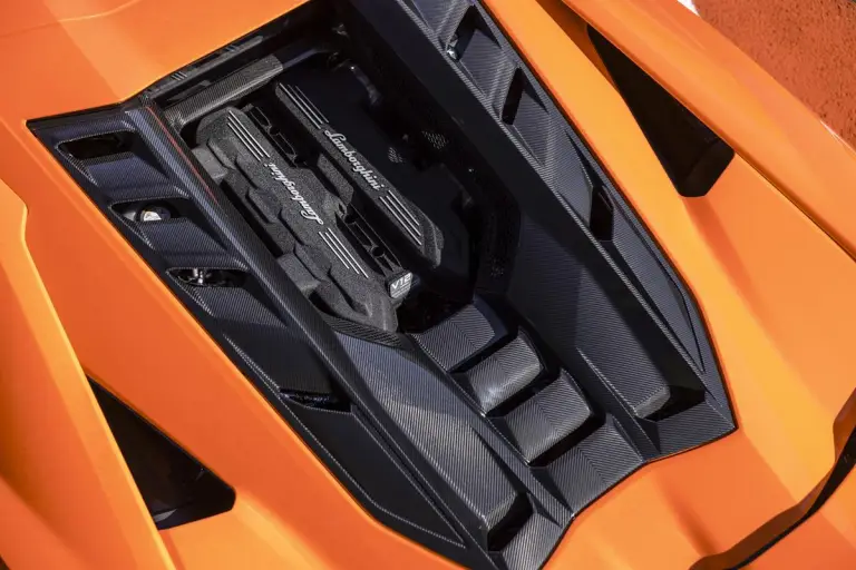 Lamborghini Revuelto 2023 - 43