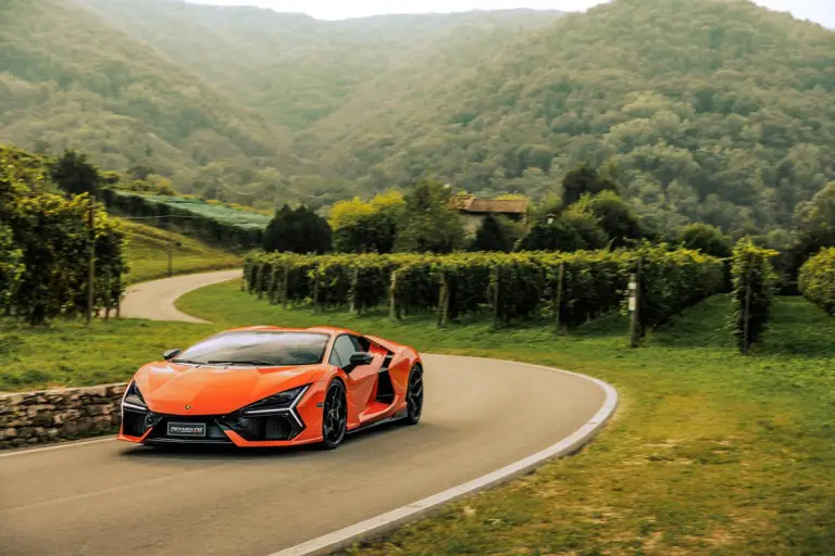 Lamborghini Revuelto 2023 - 46
