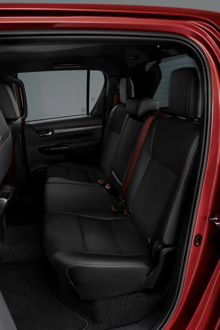Toyota Hilux GR Sport 2023 - 12