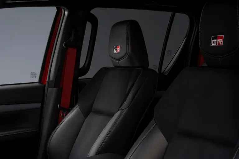 Toyota Hilux GR Sport 2023 - 15
