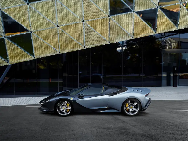Ferrari SP-8 - 3