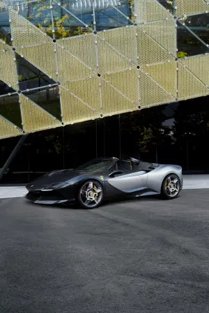 Ferrari SP-8 - 5