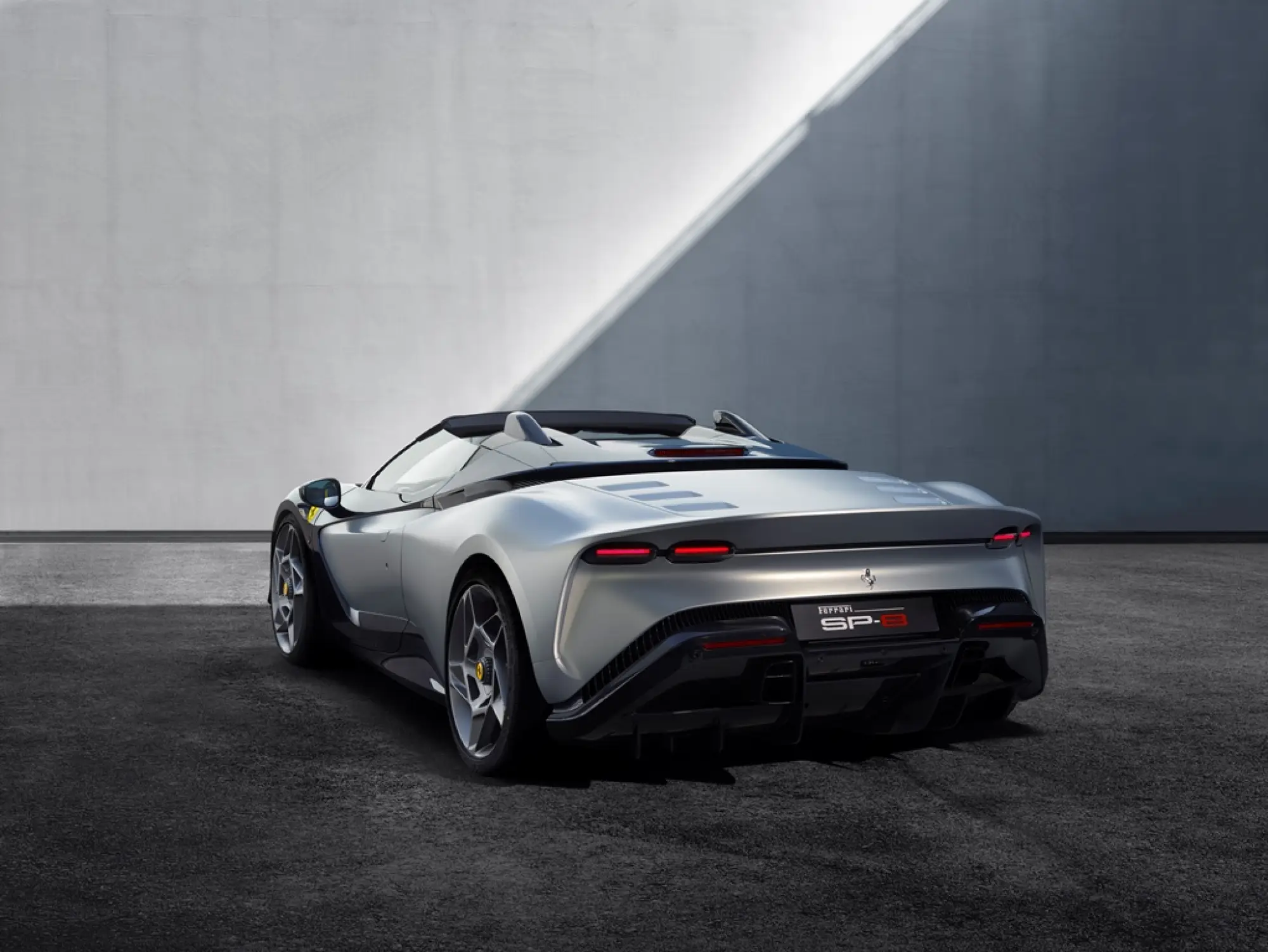 Ferrari SP-8 - 6