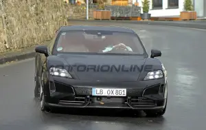 Porsche Taycan 2024 - Foto spia 25-10-2023 - 15