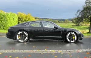 Porsche Taycan 2024 - Foto spia 25-10-2023 - 18