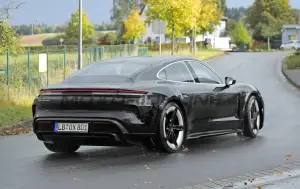 Porsche Taycan 2024 - Foto spia 25-10-2023 - 14