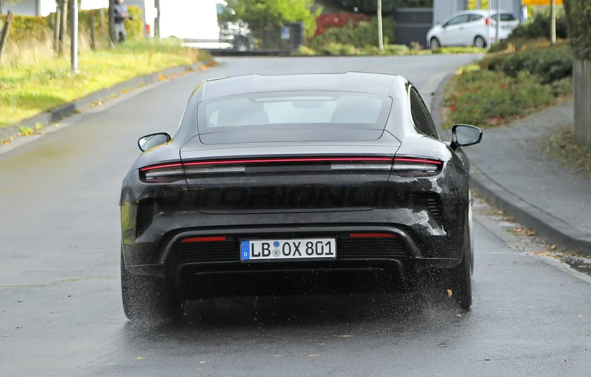 Porsche Taycan 2024 - Foto spia 25-10-2023 - 19