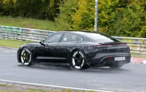 Porsche Taycan 2024 - Foto spia 25-10-2023 - 6