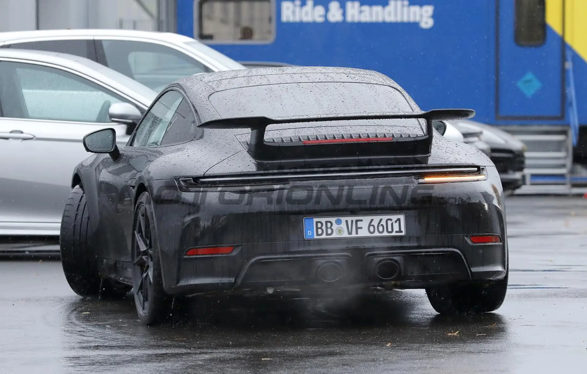 Porsche 911 2024 - Foto spia 27-10-2023 - 11