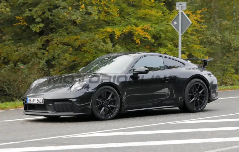 Porsche 911 2024 - Foto spia 27-10-2023 - 14