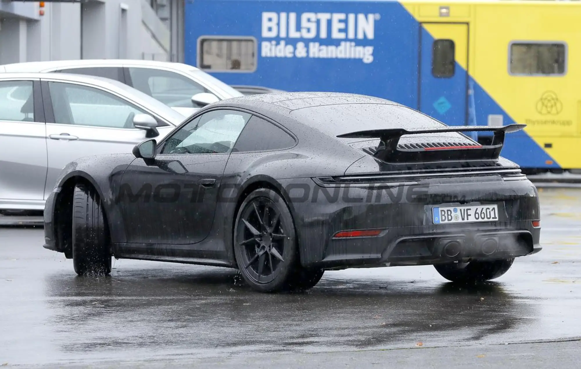 Porsche 911 2024 - Foto spia 27-10-2023 - 13