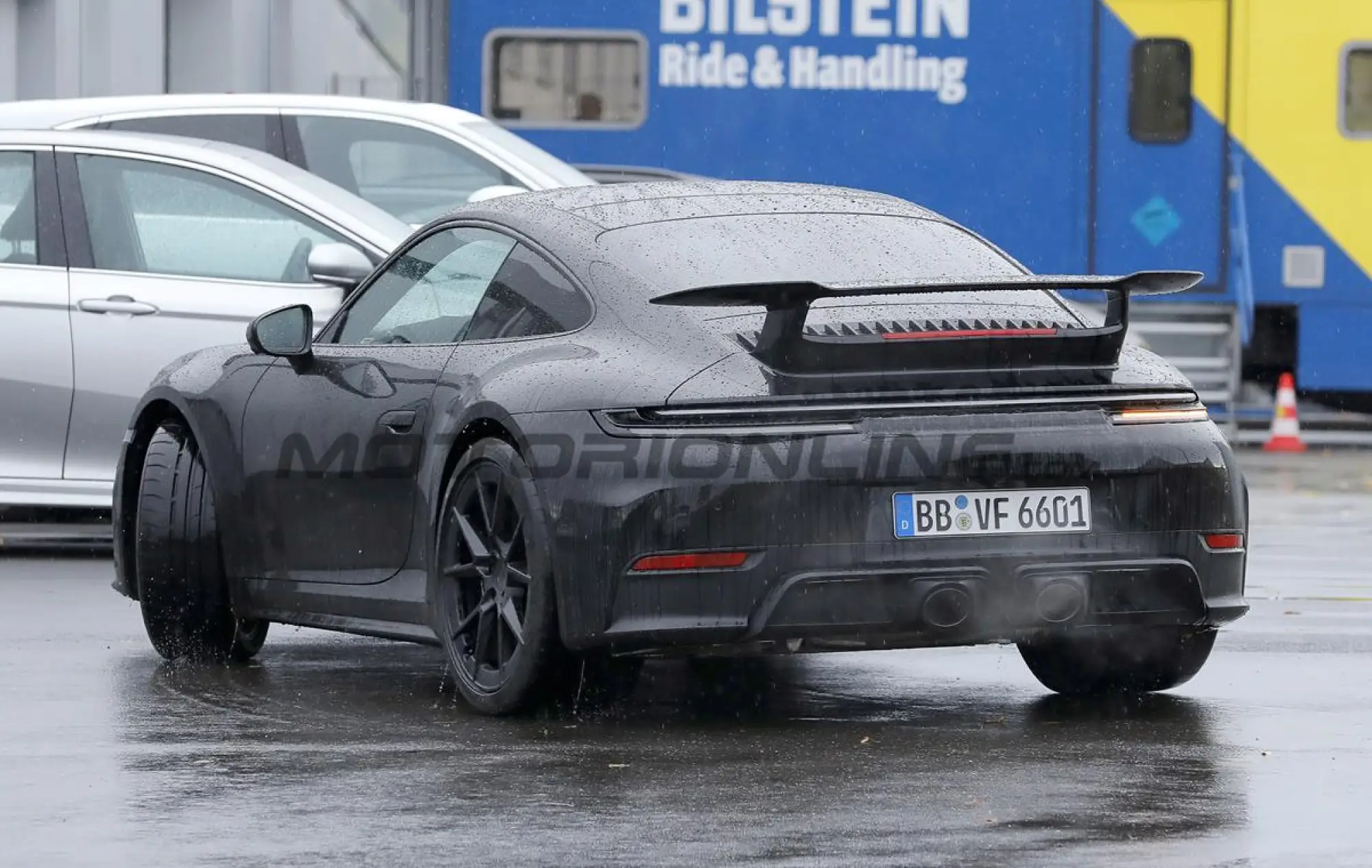 Porsche 911 2024 - Foto spia 27-10-2023 - 7