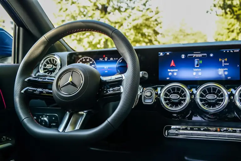 Mercedes-Benz GLA 250 e - 16