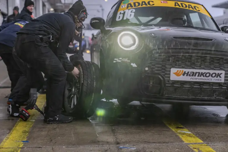 Mini John Cooper Works Edition by Bulldog Racing - 31