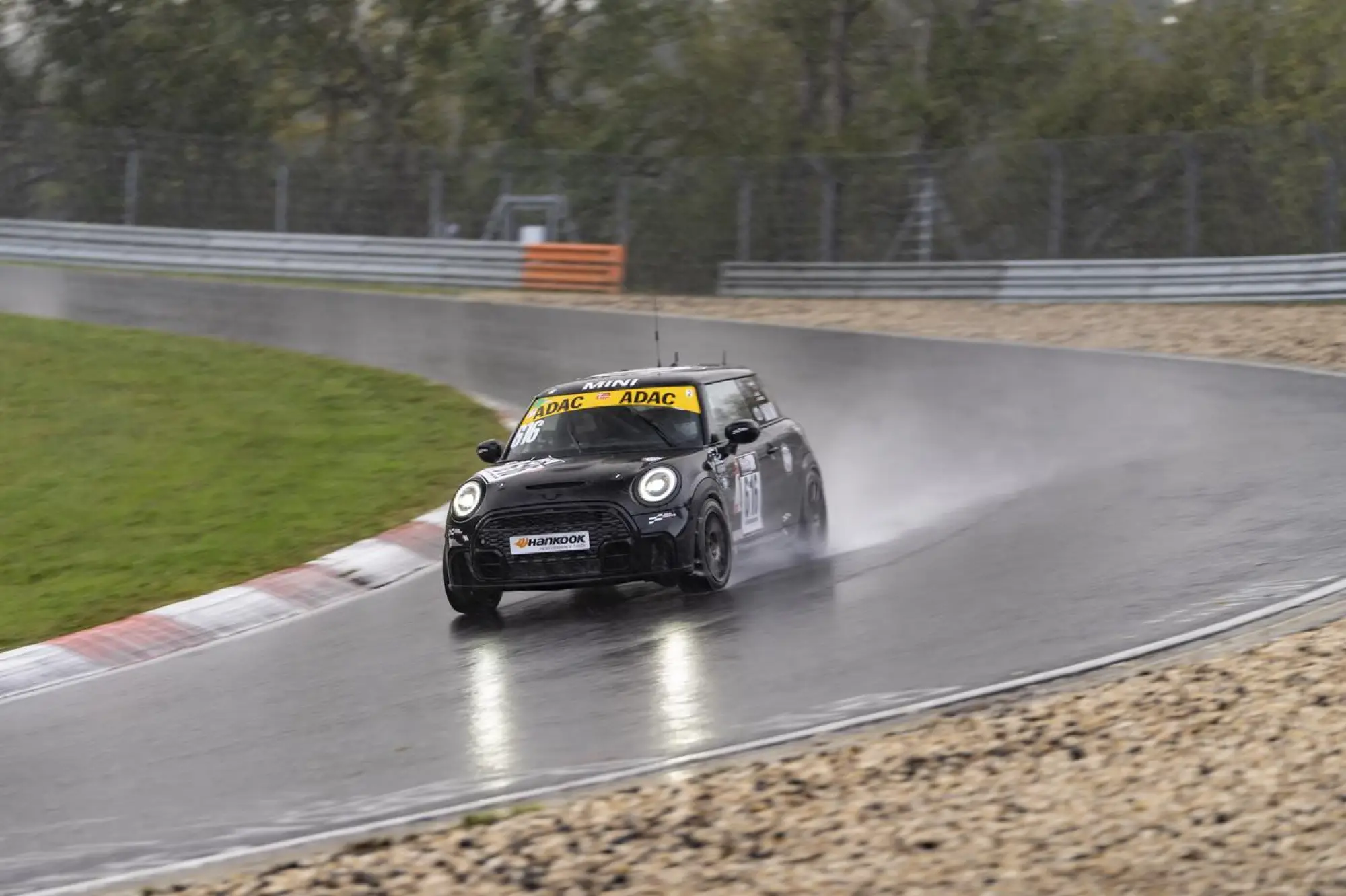 Mini John Cooper Works Edition by Bulldog Racing - 1
