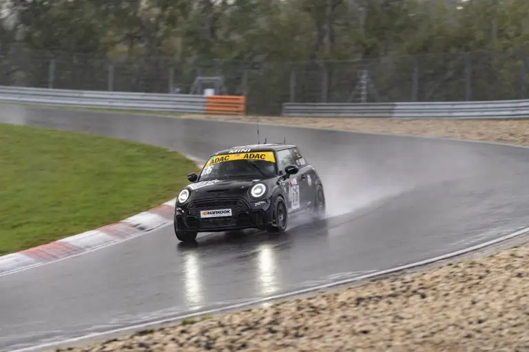 Mini John Cooper Works Edition by Bulldog Racing - 1