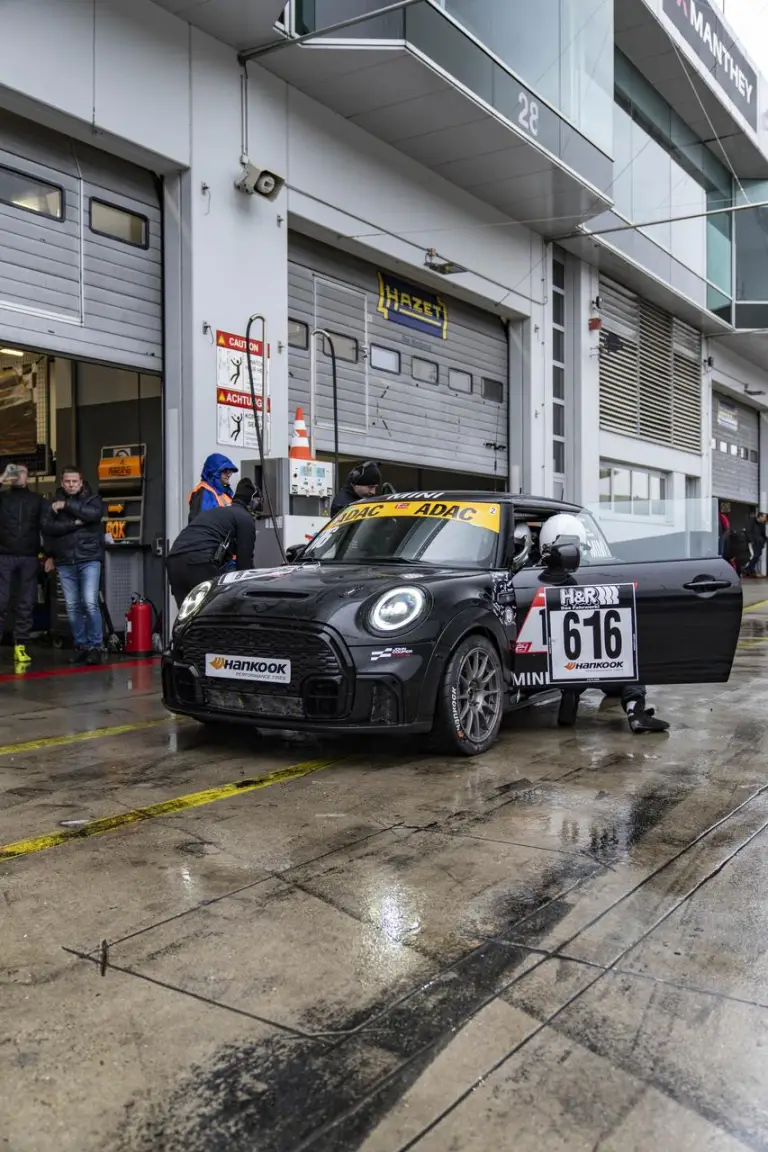 Mini John Cooper Works Edition by Bulldog Racing - 35