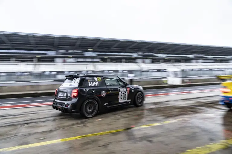 Mini John Cooper Works Edition by Bulldog Racing - 38