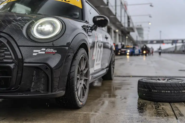 Mini John Cooper Works Edition by Bulldog Racing - 25