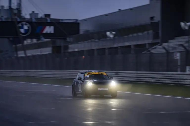 Mini John Cooper Works Edition by Bulldog Racing - 12