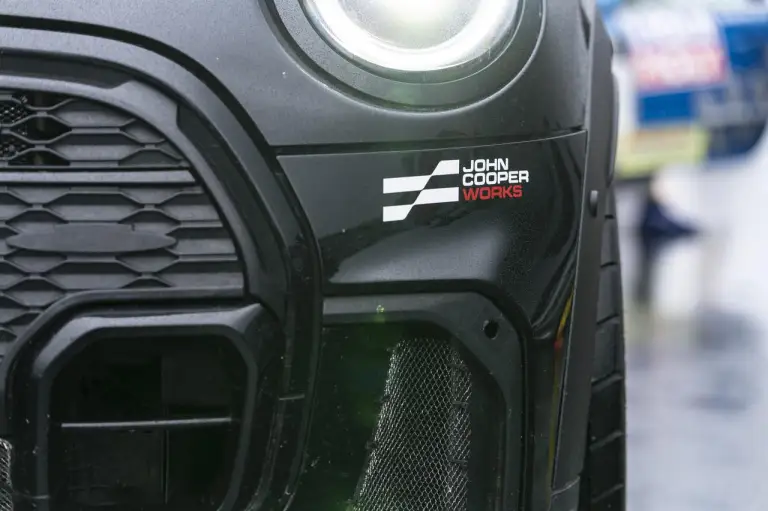 Mini John Cooper Works Edition by Bulldog Racing - 16