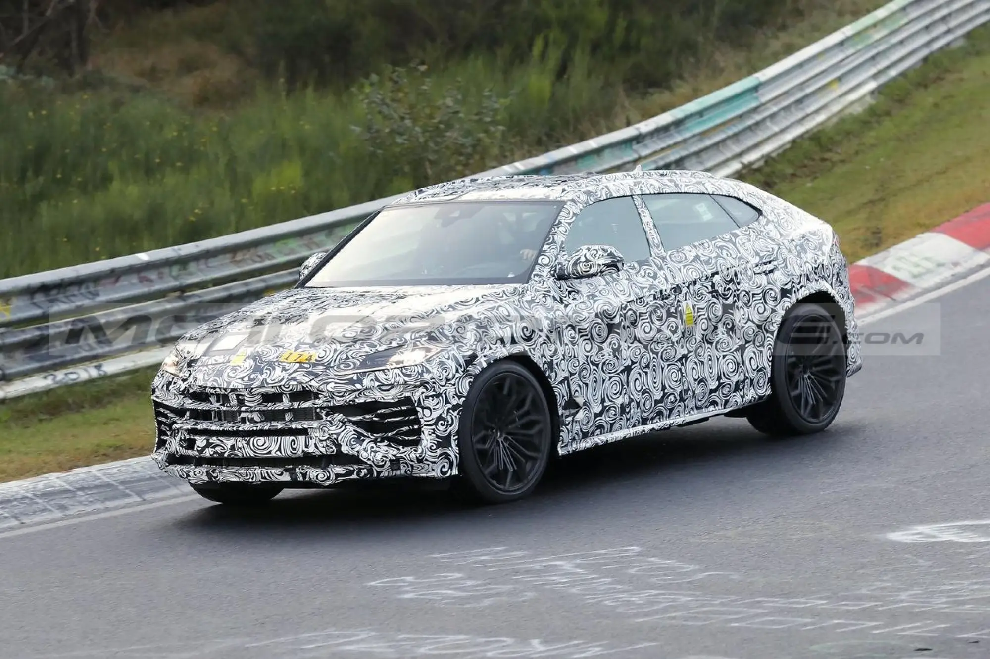 Lamborghini Urus PHEV - Foto Spia 02-11-2023 - 1