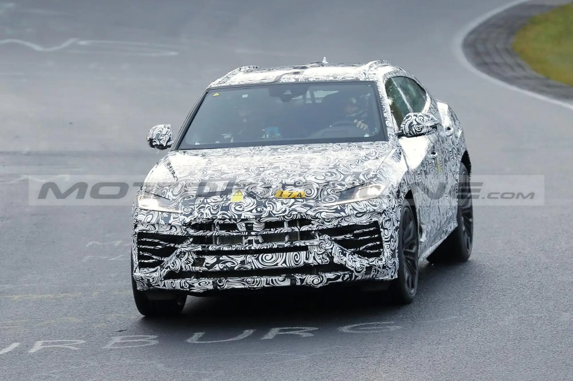 Lamborghini Urus PHEV - Foto Spia 02-11-2023 - 3