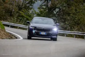 BMW Serie 5 2023 - Primo contatto - 99