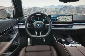 BMW Serie 5 2023 - Primo contatto - 16
