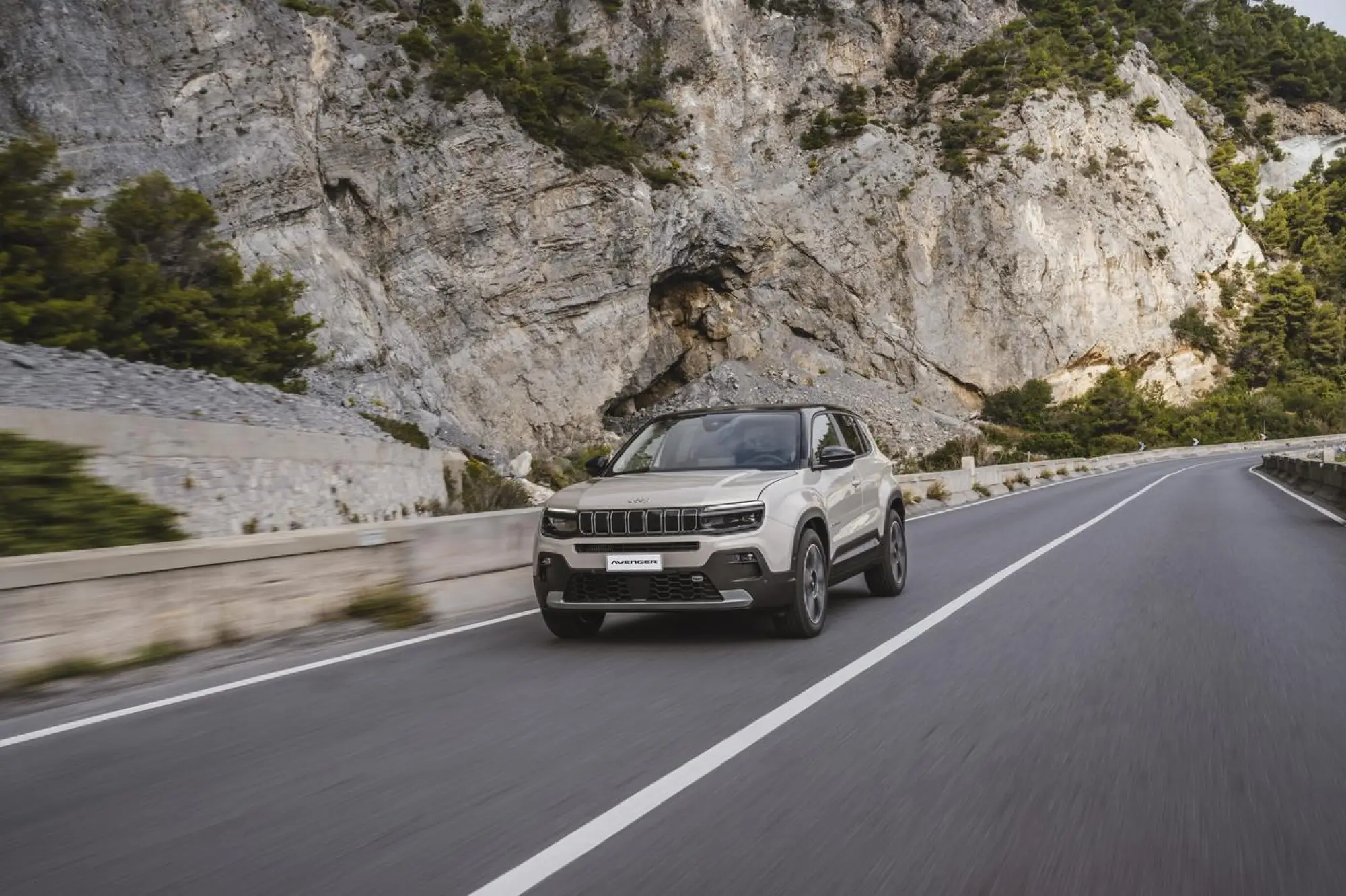 Jeep Avenger e-Hybrid - 3