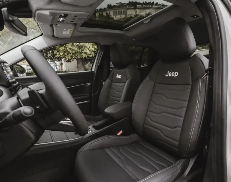Jeep Avenger e-Hybrid - 11