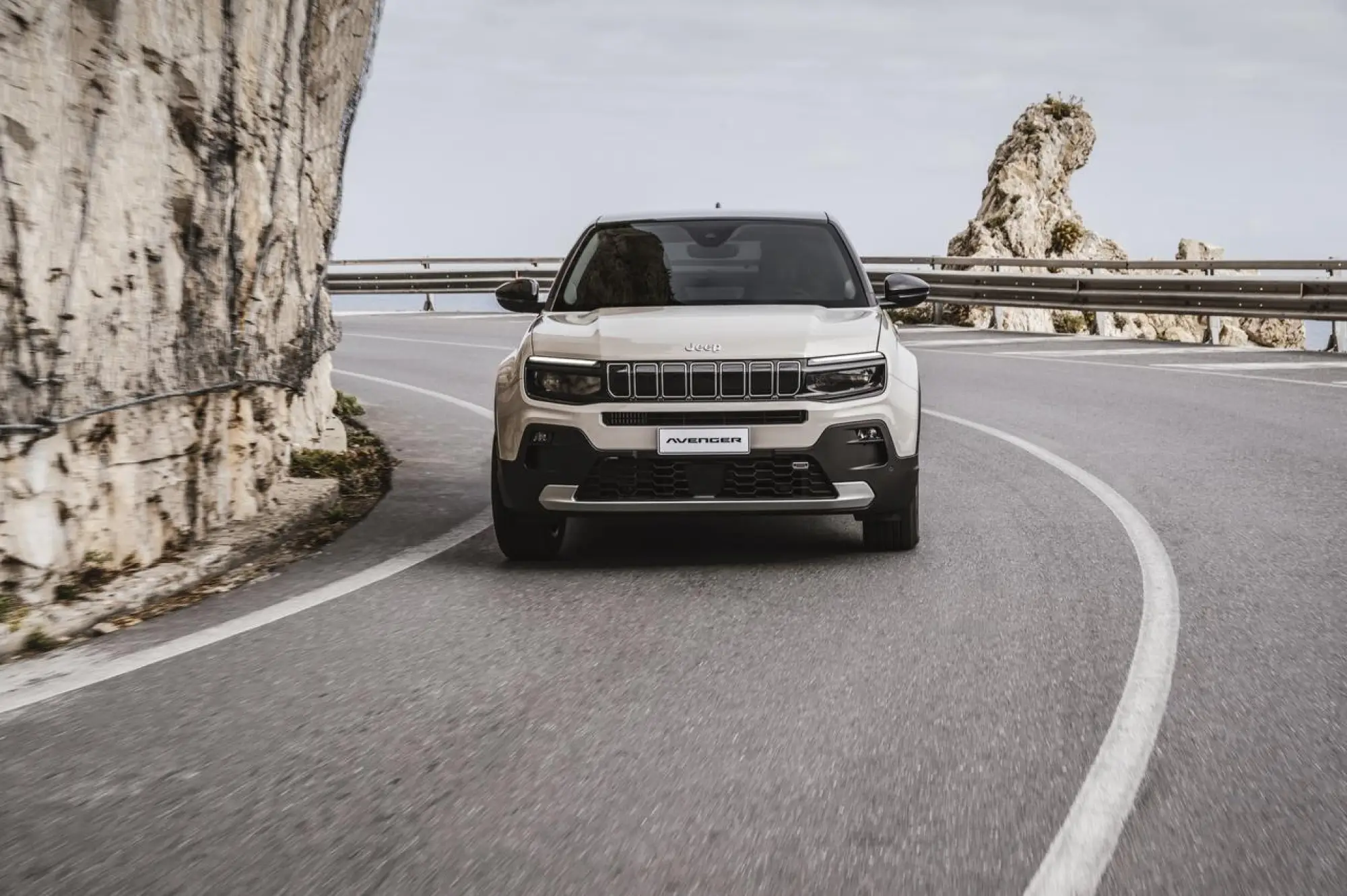 Jeep Avenger e-Hybrid - 2