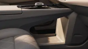 Volvo EM90 - 8