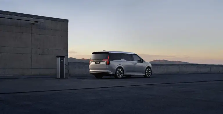 Volvo EM90 - 49