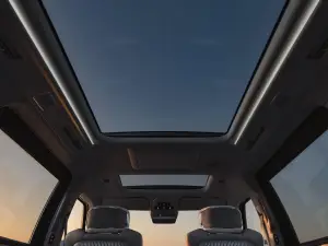 Volvo EM90 - 36