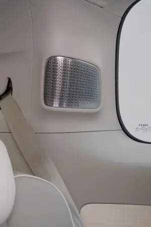Volvo EM90 - 33