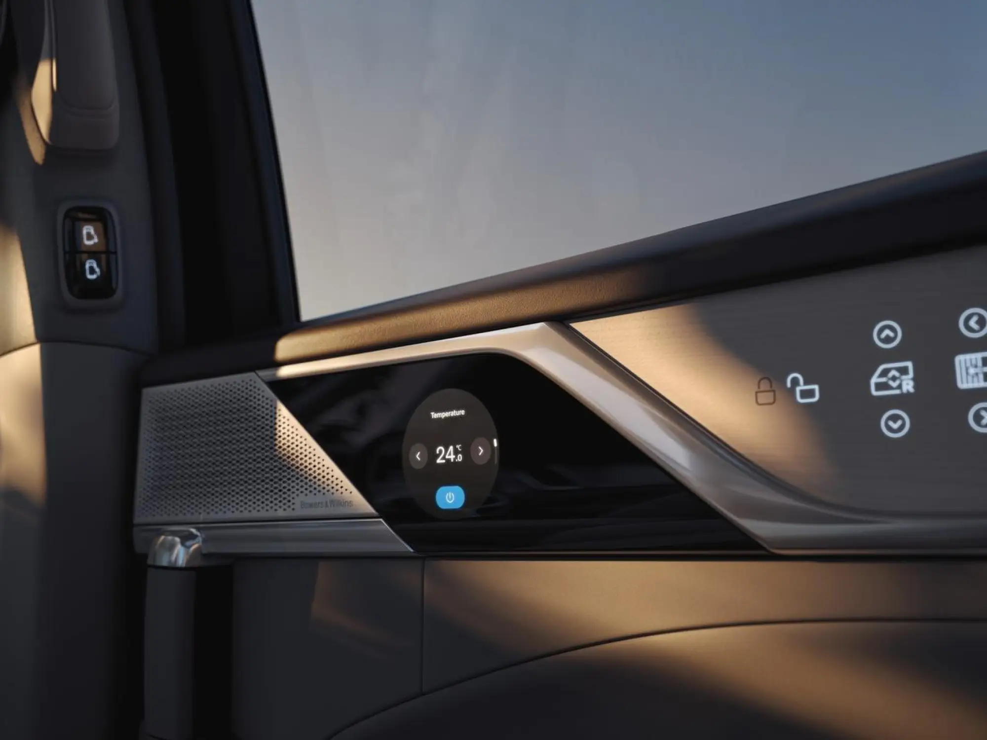 Volvo EM90 - 28