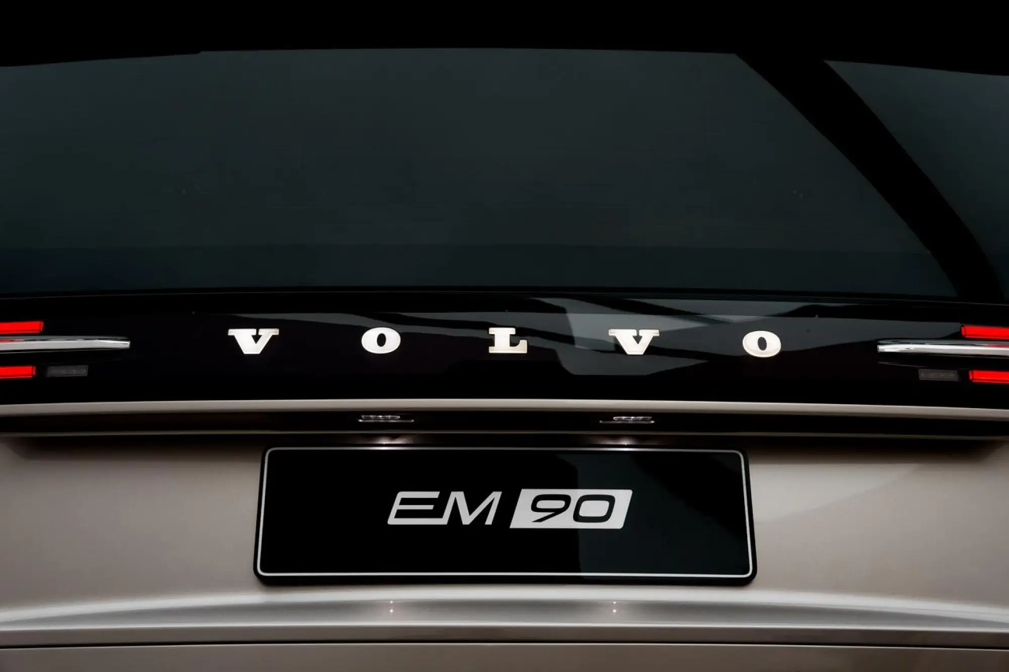 Volvo EM90 - 53