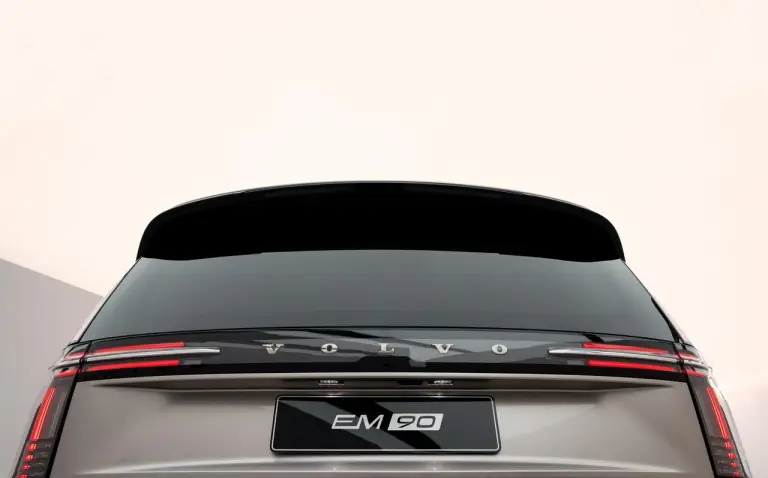 Volvo EM90 - 43