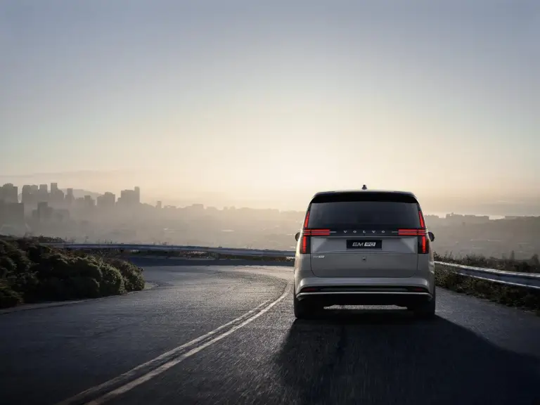 Volvo EM90 - 51