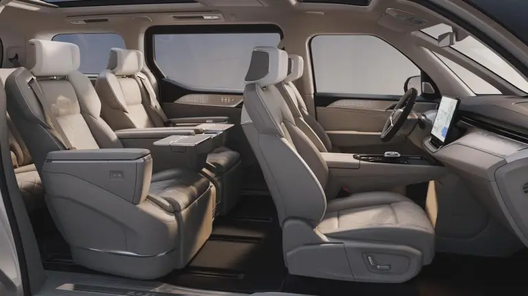 Volvo EM90 - 24