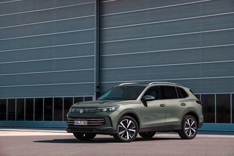 Volkswagen Tiguan 2024 Italia - 1