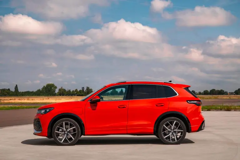 Volkswagen Tiguan 2024 Italia - 15