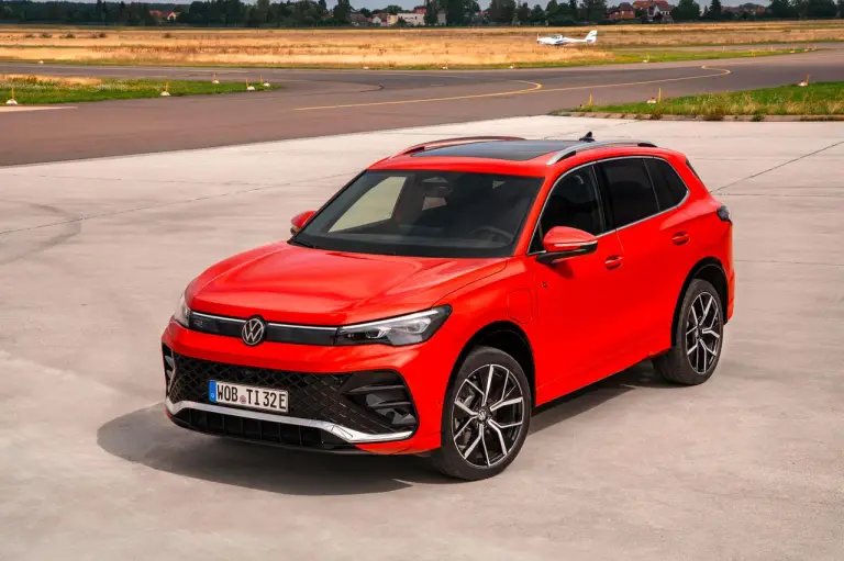 Volkswagen Tiguan 2024 Italia - 12