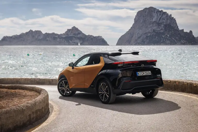 Toyota C-HR 2023 - 100