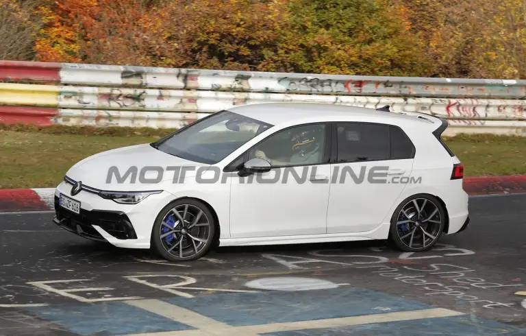 Volkswagen Golf R 2024 - Foto spia 14-11-2023 - 16